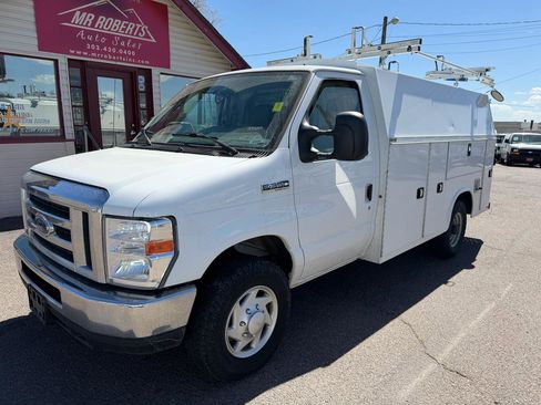 Used 2019 Ford E-350 and Econoline 350 Super Duty w/ Power Windows & Locks Group image 4