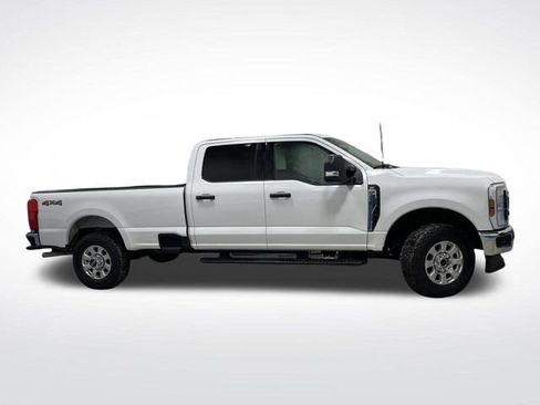 Used 2024 Ford F250 XLT image 2