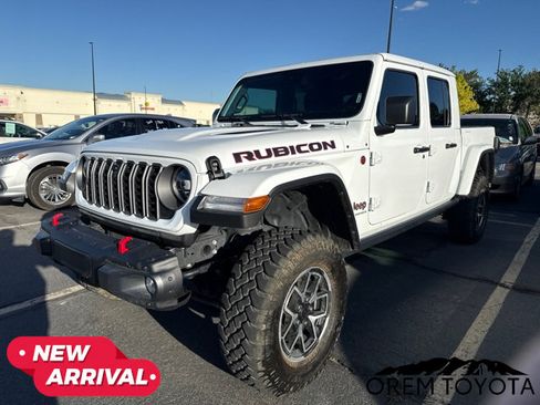 Used 2025 Jeep Gladiator Rubicon AWD/4WD image 14