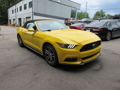 Used 2016 Ford Mustang Premium RWD image 3