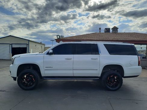 Used 2017 GMC Yukon XL Denali w/ Open Road Package AWD/4WD image 2