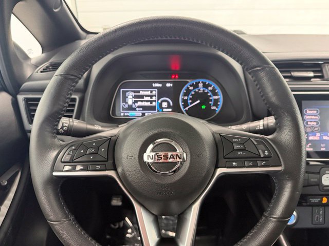 Used 2020 Nissan Leaf SV w/ Protection Package FWD image 14