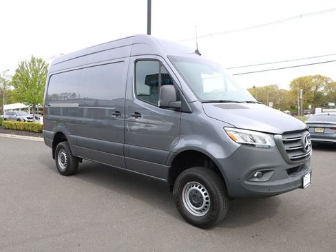 Used 2023 Mercedes-Benz Sprinter 2500 image 7