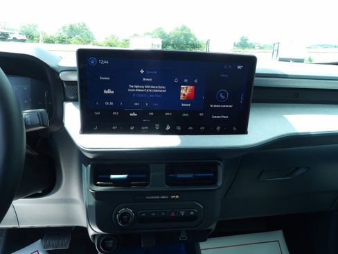 New 2025 Ford Maverick XLT w/ XLT Luxury Package image 16