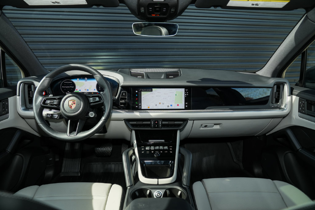 Certified 2026 Porsche Cayenne AWD/4WD image 31