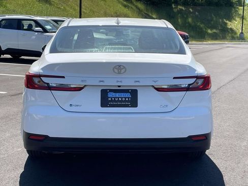 Used 2025 Toyota Camry LE image 4