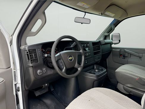 Used 2016 Chevrolet Express 2500 RWD image 29