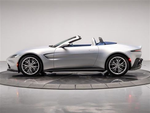 Used 2023 Aston Martin V8 Vantage Roadster image 13