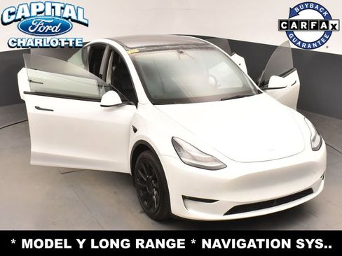 Used 2022 Tesla Model Y Long Range image 27