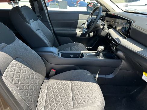 Used 2026 Nissan Kicks SV FWD image 17