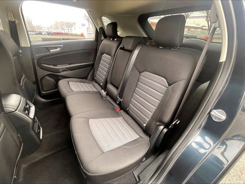 Used 2024 Ford Edge SE w/ Black Appearance Package image 30