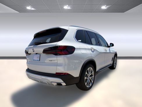 New 2026 BMW X5 sDrive40i w/ Premium Package RWD image 9
