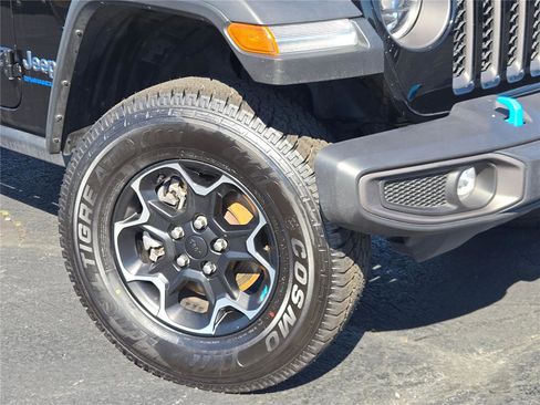 Used 2023 Jeep Wrangler Unlimited Rubicon 4xe image 4