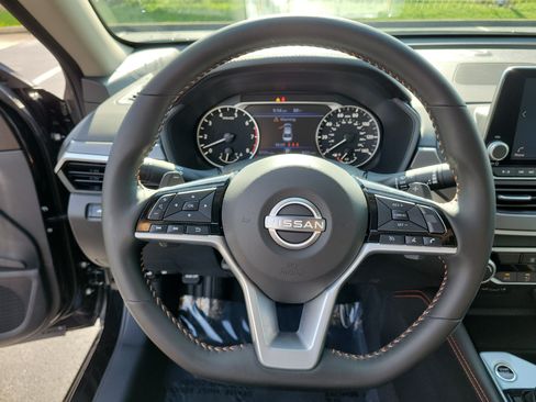 Used 2025 Nissan Altima 2.5 SR FWD image 26