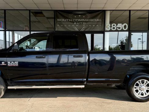 Used 2018 RAM 2500 Tradesman w/ Chrome Appearance Group image 3
