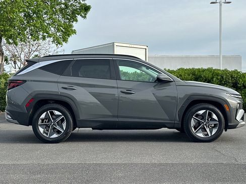 Used 2025 Hyundai Tucson SEL FWD image 3