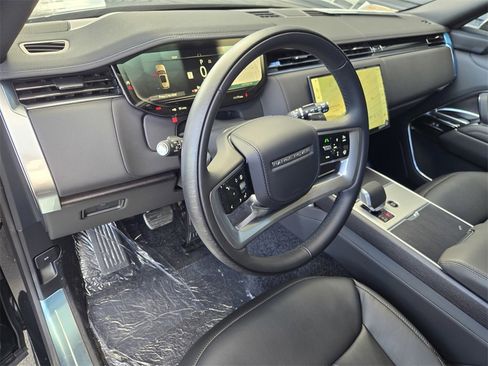 New 2026 Land Rover Range Rover SE image 14
