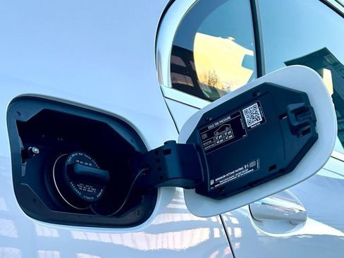 Certified 2024 Mercedes-Benz C 300 4MATIC Sedan image 8