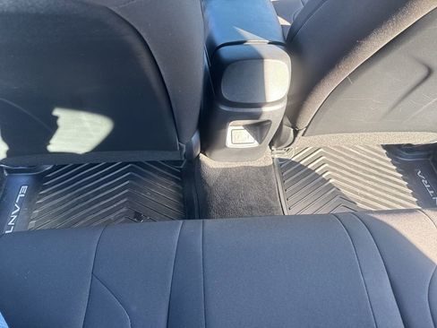 Used 2025 Hyundai Elantra Sport image 30