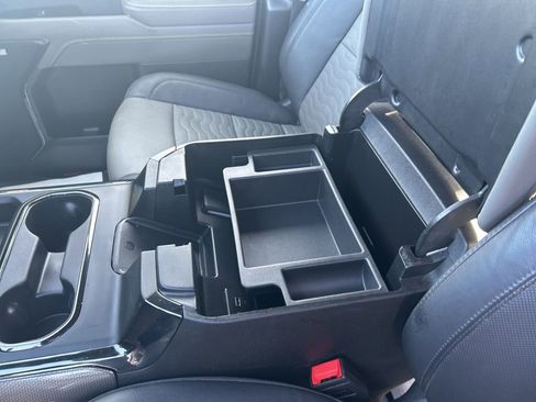 Used 2024 Chevrolet Silverado 2500 ZR2 w/ Technology Package image 32