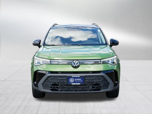 Certified 2025 Volkswagen Taos SE AWD/4WD image 2
