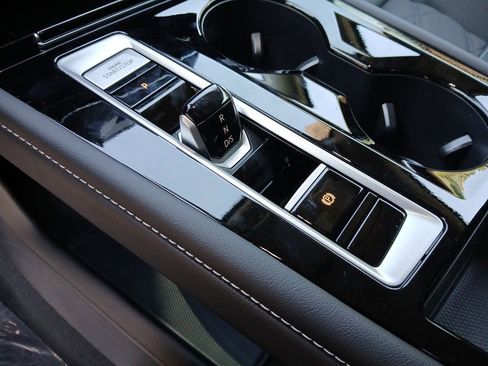 New 2025 Volkswagen Atlas SE image 22