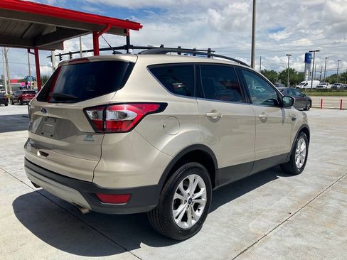 Used 2018 Ford Escape SE FWD image 10