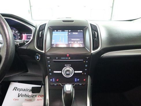 Used 2017 Ford Edge Titanium w/ Equipment Group 302A AWD/4WD image 13