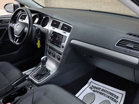 Used 2015 Volkswagen Golf S image 29