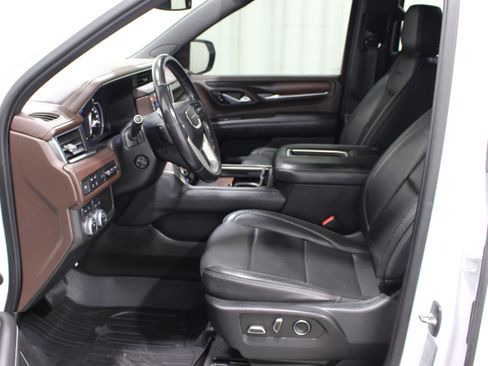 Used 2021 GMC Yukon XL Denali AWD/4WD image 3