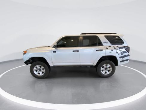 Used 2019 Toyota 4Runner TRD Off-Road AWD/4WD image 5