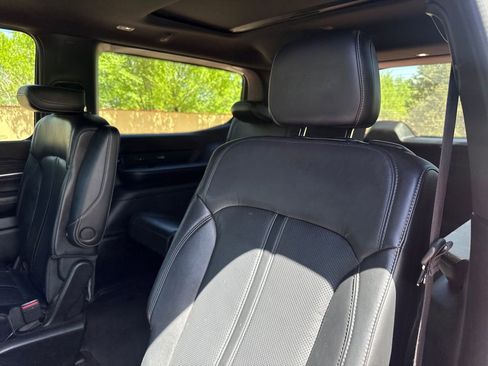 Used 2022 Jeep Wagoneer Series III w/ Premium Group I AWD/4WD image 20