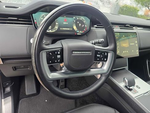 Used 2024 Land Rover Range Rover Long Wheelbase SE image 28