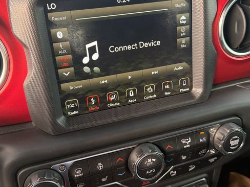 Used 2019 Jeep Wrangler Unlimited Rubicon AWD/4WD image 10