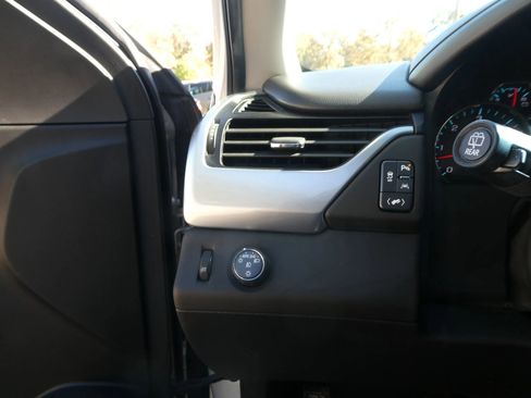 Used 2019 Chevrolet Tahoe Premier image 16