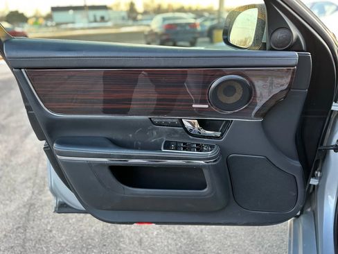Used 2011 Jaguar XJ L image 20