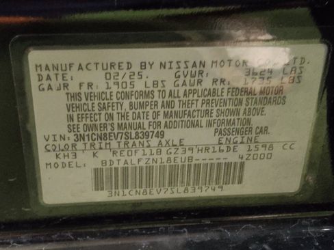 Used 2025 Nissan Versa SV FWD image 33