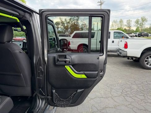 Used 2018 Jeep Wrangler Unlimited Sahara image 21