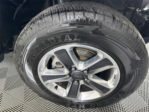 Used 2018 Jeep Wrangler Unlimited Sahara image 14