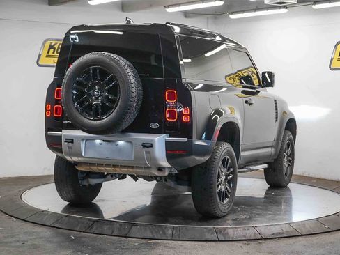 Used 2023 Land Rover Defender 90 S image 4