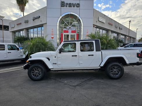 New 2026 Jeep Gladiator Sport image 4