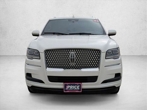 Used 2023 Lincoln Navigator Reserve image 2