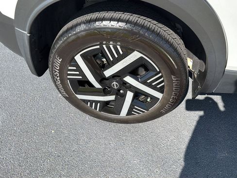 Used 2025 Nissan Kicks SV FWD image 36