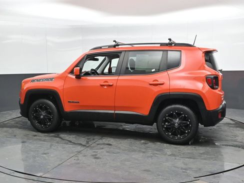 Used 2018 Jeep Renegade Latitude w/ Cold Weather Group image 8
