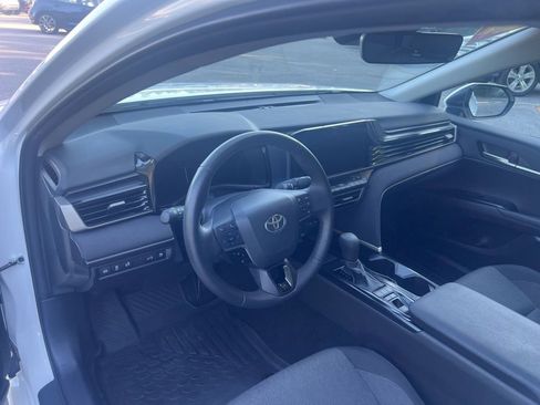 Used 2025 Toyota Camry LE w/ Convenience Package FWD image 9