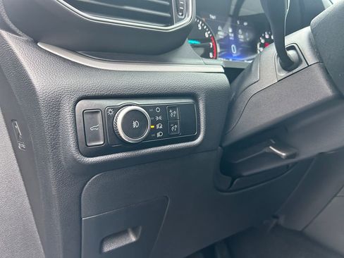 Used 2023 Ford Explorer XLT w/ Equipment Group 202A image 21