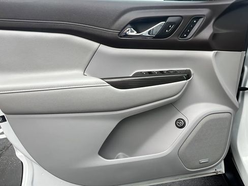 Used 2019 GMC Acadia SLT image 12