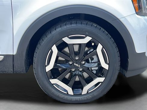 Certified 2023 Kia Telluride EX w/ EX Captain's Chair Package FWD image 27