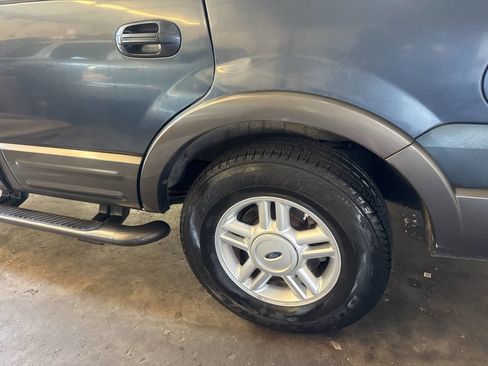 Used 2004 Ford Expedition XLT image 7