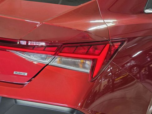 Certified 2025 Hyundai Elantra Limited image 12